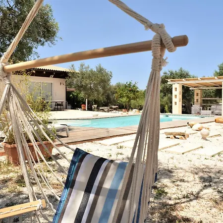Wepuglia - Paradise Trulli Villa *